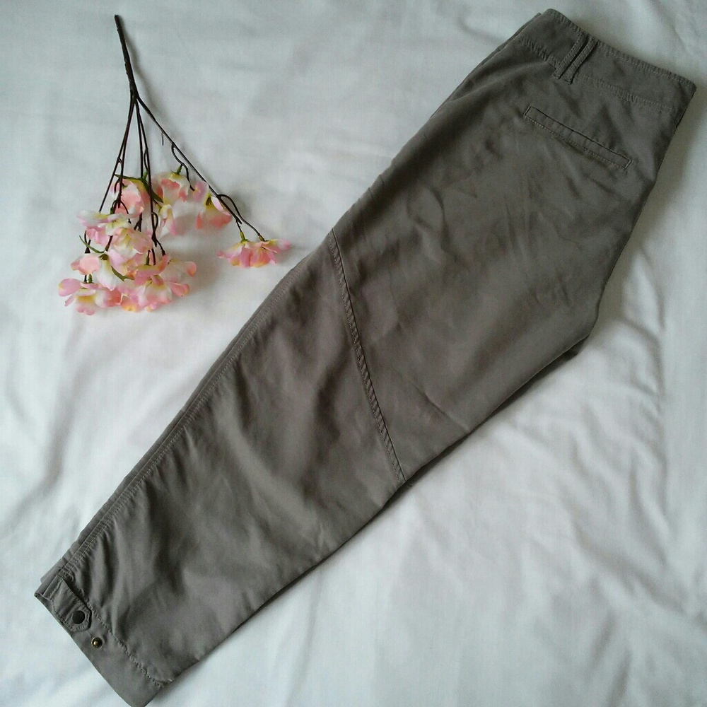 Ann Taylor Loft Gray Capri Size 4